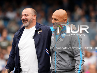 Dejan Stankovic manager of UC Sampdoria talks to Luciano Spalletti of SSC Napoli during the Serie A match between SSC Napoli and UC Sampdori...