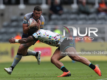Jay Pitts of Wakefield Trinity in action during the BetFred Super League match between Hull Football Club and Warrington Wolves at St. James...