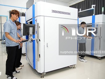 YANTAI, CHINA - SEPTEMBER 8, 2023 - Students conduct 3D printing training at Yantai Vocational College of Culture and Tourism in east China'...