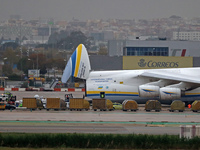 An Antonov An-124-100 is bringing one of the sailboats that will participate in the upcoming edition of the America's Cup to Barcelona from...