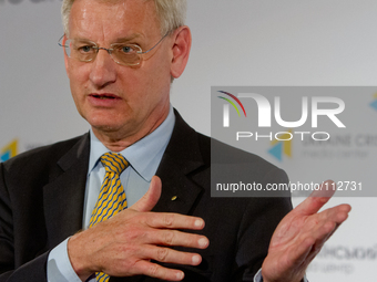 Swedish Foreign Minister Carl Bildt is set to travel to Ukraine facing Presidental elections. (