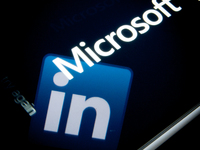 Networking site for professionals LinkedIn has been taken over for a sum of just over 26 billion US dollars by Microsoft corporation. The ta...