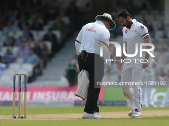 Umpire having words with Pakistan's Wahab Riaz  during Day One of the Fourth Investec Test Match between England and Pakistan played at The...