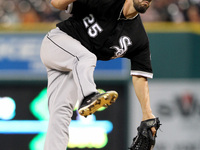 Chicago White Sox starting pitcher James Shields (25) pitches the fifth inning of a baseball game against the Detroit Tigers in Detroit, Mic...