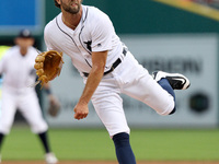 Detroit Tigers starting pitcher Daniel Norris (44) pitches the first inning  of a baseball game against the Chicago White Sox in Detroit, Mi...