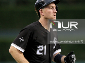Chicago White Sox third baseman Todd Frazier (21) rounds the bases after his two-run home run in the second inning of a baseball game agains...