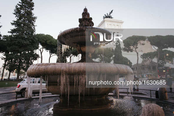 Water freezes in fountains due to the recent sharp temperature drop in central and southern Italy. Rome, 7th january 2017. 