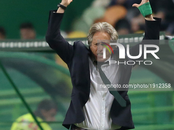 Sporting's head coach Jorge Jesus reacts during the Portuguese League football match Sporting CP vs SL Benfica at the Alvadade stadium in Li...