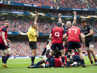 Saracens players celebrate after Mako Vunipola's try during the European Rugby Champions Cup Semi-Final match between Munster Rugby and Sara...
