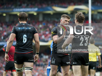 Chris Wyles and Owen Farrell of Saracens celebrate after scoring a try during the European Rugby Champions Cup Semi-Final match between Muns...