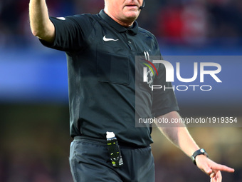 Referee Lee Mason
during the Premier League match between Chelsea and Southampton at Stamford Bridge, London, England on 25 April 2017. 

 (