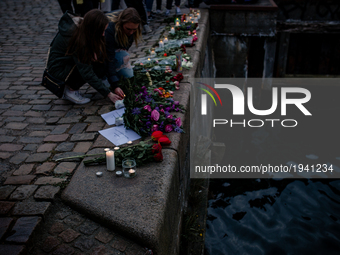 In Copenhagen, people gathered on Sunday 7 May to light candles for the two American victims of a deadly jetski accident- A fatal boating ac...