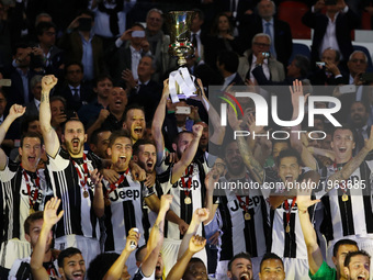 Juventus players celebrate the Coppa Italia victory after the final between Juventus FC and SS Lazio at the Olympic Stadium on May 17, 2017...