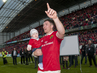 Peter O'Mahony of Munster with his daughter after the Guinness PRO12 Semi-Final match between Munster Rugby and Ospreys at Thomond Park Stad...