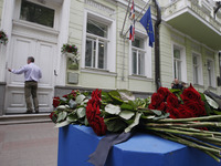 Flowers in tribute to the victims of the Manchester Arena terror attack,is seen in front the British Embassy, in Kiev, Ukraine, 23 May, 2017...
