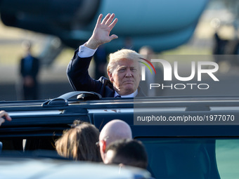 US President Donald Trump greeted by Air Force One at Fiumicino Airport in Rome on May 23, 2017 (