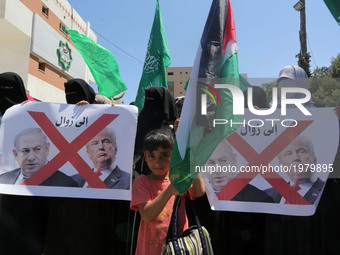  Palestinian women supporter Hamas movement take part during a protest against U.S. President Donald Trump comments linking Hamas with terro...