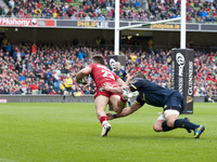 DTH van der Merwe of Scarlets scores a try during the Guinness PRO12 Final between Munster Rugby and Scarlets at Aviva Stadium in Dublin, Ir...