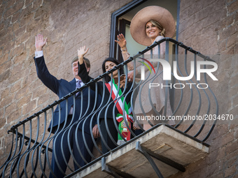 King Willem-Alexander and Queen Maxima of Netherlands stand on the balcony at Rome City Hall during a visit with Rome's mayor Virginia Raggi...