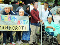  Students joined the Anti Corruption Watch School of Indonesia Corruption Watch (ICW) held a theatrical action of 120 days of Chemical Hydro...