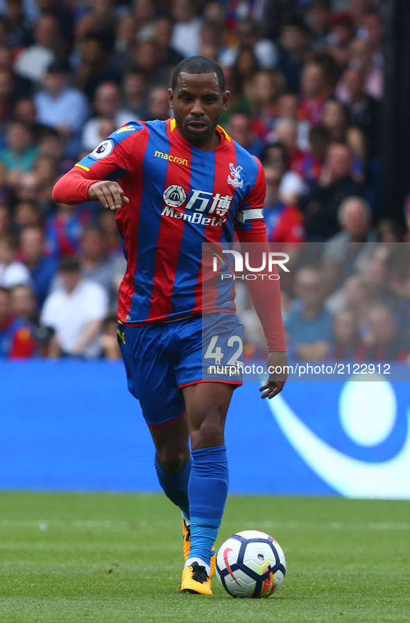 Crystal Palace's Jason Puncheon
during Premier League  match between Crystal Palace and Huddersfield Town at Selhurst Park Stadium, London,...
