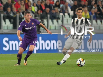 Jordan Veretout (ACF Fiorentina) and Rodrigo Bentancur (Juventus FC) compete for the ball during the Serie A football match between Juventus...