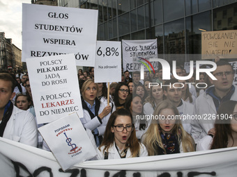 Polish students support resident doctors on hunger strike. Katowice, Poland on 13 October , 2017. About 26 resident doctors have been on hun...