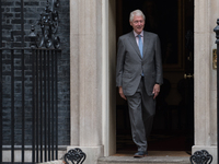 Former US President Bill Clinton arrives at Number 10 Downing Street on October 19, 2017 in London, England. Mr Clinton is meeting with Brit...