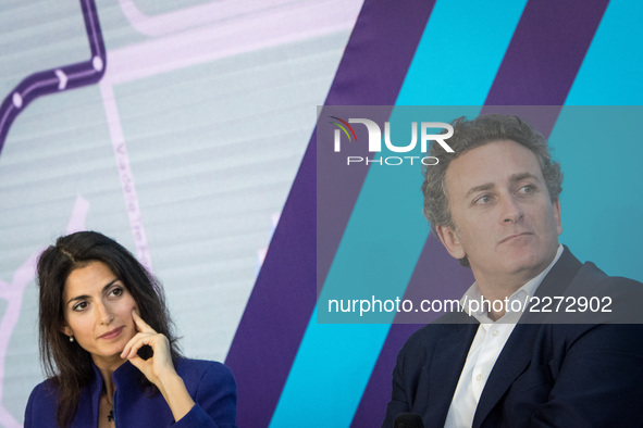 Virginia Raggi (L), Mayor of Rome, and Alejandro Agag, CEO of Formula E Holdings Ltd., attend a press conference in Rome, Italy on October 1...