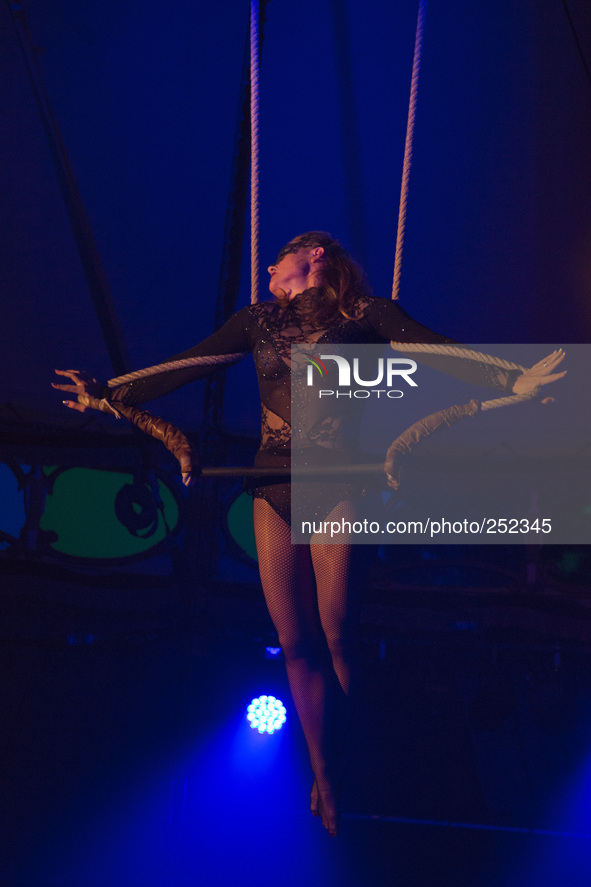 London, UK. 18 September 2014. Pictured: Moira Campbell. AirCraft Circus presents Twilight Circus at Canary Wharf's Spiegeltent. The group A...