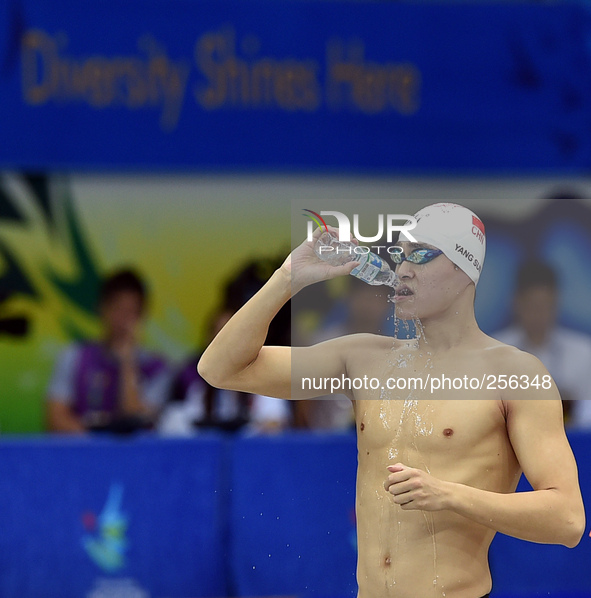 (140923) -- INCHEON, Sept. 23, 2014 () -- Sun Yang of China prepares for the men's 400m freestyle heat of swimming event at the 17th Asian G...