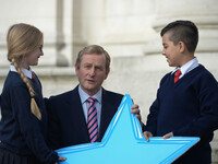 Taoiseach Enda Kenny (center), today (Wednesday 1st October 2014 ) launches the Blue Star Programme 2014-2017 along with pupils from Gardine...