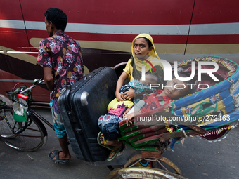 The Insane Journey Towards Home in Dhaka, Bangladesh. (
