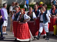  Occasion of the completion the 49. festival Vinkovci Autumn, Zagreb Mayor Milan Bandic with citizens and guests danced largest round at Ban...