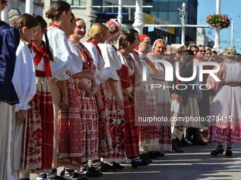  Occasion of the completion the 49. festival Vinkovci Autumn, Zagreb Mayor Milan Bandic with citizens and guests danced largest round at Ban...