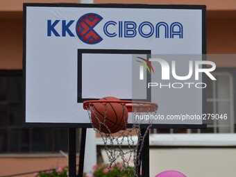  Players and leadership of Cibona basketball club along with Zagreb Mayor Milan Bandic promote action 