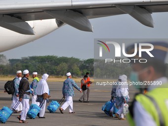SURAKARTA, INDONESIA - October 10 : Muslim pilgrims arrived at Adi Soemarmo international airport, in Surakarta, Central Java, Indonesia, on...