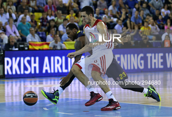 17 October-BARCELONA SPAIN: Deshaun Thomas and Vasilije Micic in the match between FC Barcelona and Bayern Munich played at the Palau Blaugr...