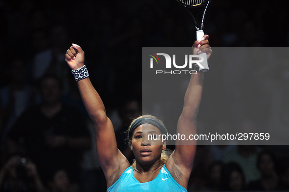 (141020) -- SINGAPORE, Oct. 20, 2014 () -- Serena Williams of the United States celebrates after winning the round robin match of the WTA Fi...