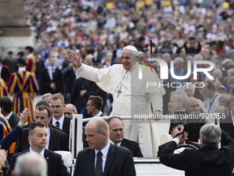 Pope Francis attends his weekly audience in St. Peter's Square on October 22, 2014 in Vatican City, Vatican. Speaking to the crowds gathered...