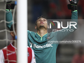 Portugal, Braga: Braga's Brazilian goalkeeper Matheus Magalhães celebrates another great defender during the Premier League 2014/15 match be...