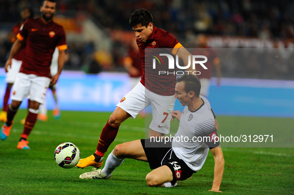Iturbe fermato da Volta during the Serie A match between AS Roma and AC Cesena at Olympic Stadium, Italy on October 29, 2014. 