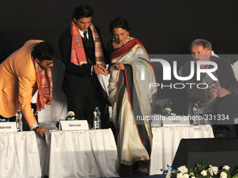Indian film actors Tanuja along Shah Rukh Khan (