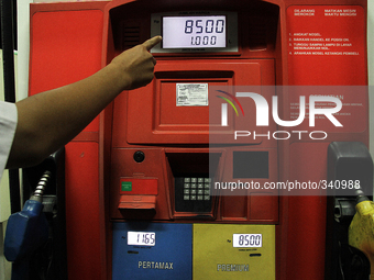 Workers showed a petrol pump when the President of Indonesia, Joko Widodo announced an increase in fuel prices, as seen in Medan, North Suma...