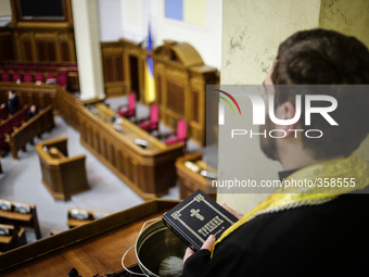 Ukraine's parliament of the 8th convocation started working. After the opening session speaker Volodymyr Hroysmn adjourned for consultations...