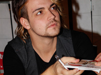 The singer Valerio Scanu meets his fans and presents latest album titled 