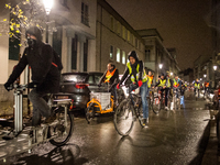 A bike ride was organized to show support to the stikers. The first group started at 6.Am to move to different pickets lines, in Brussels, o...