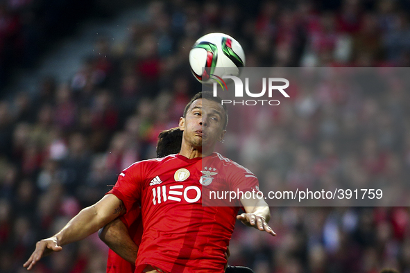 Benfica's forward Lima in action during the Portuguese League football match between SL Benfica and Vitoria SC at Luz Stadium in Lisbon on J...