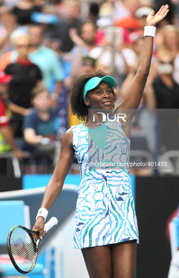 (150120) -- MELBOURNE, Jan. 20, 2015 () -- Venus Williams of the United States reacts after her women's singles first round match against Sp...