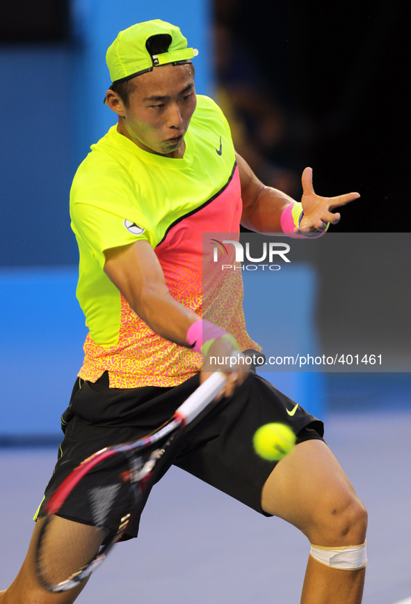 (150120) -- MELBOURNE, Jan. 20, 2015 () -- China's Zhang Ze returns the ball during his men's singles first round match against Australia's...